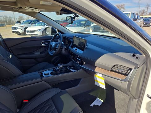 New 2026 Nissan Rogue Platinum w/ Tech Package image 22