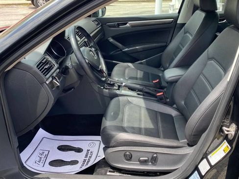 Used 2016 Volkswagen Passat 1.8T SE FWD image 11
