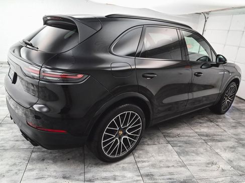 Used 2023 Porsche Cayenne image 6
