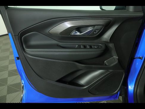 Used 2024 GMC Terrain SLE w/ Driver Convenience Package image 20