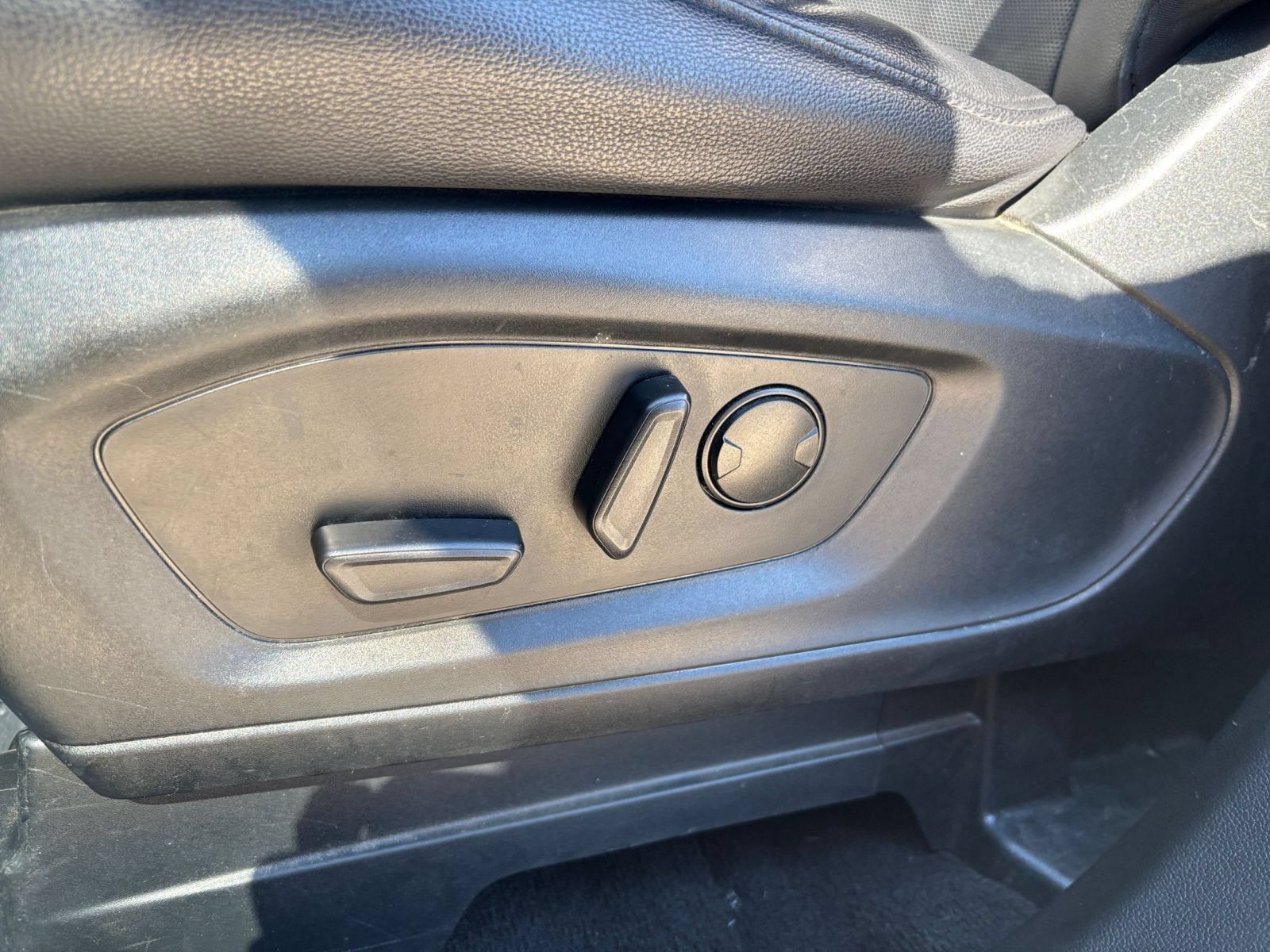 Used 2024 Ford Explorer Limited RWD image 21