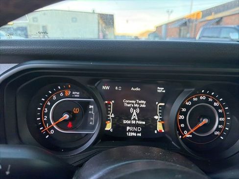 Used 2024 Jeep Gladiator Willys image 14