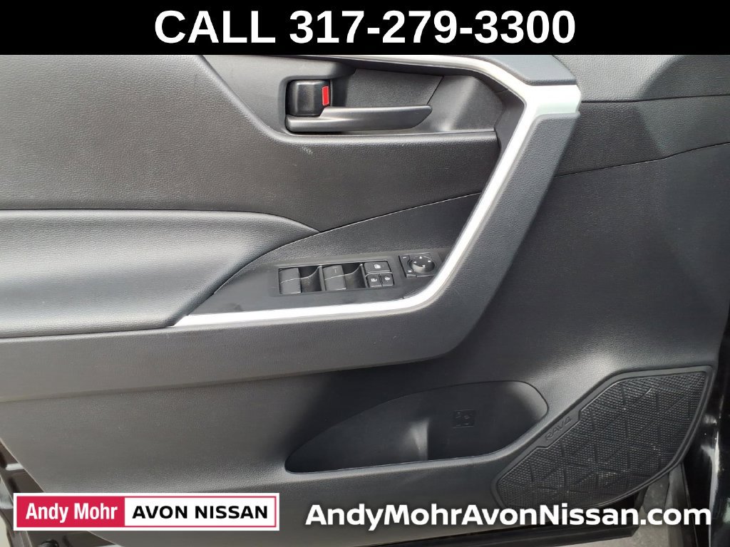 Used 2025 Toyota RAV4 LE AWD/4WD image 13
