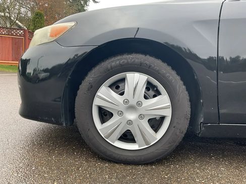 Used 2011 Toyota Camry LE image 23