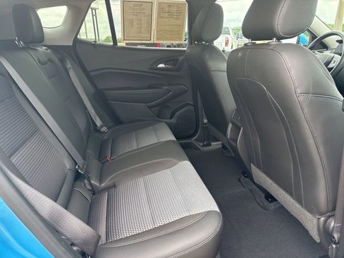 Certified 2025 Chevrolet Trax LT w/ Driver Confidence Package image 16