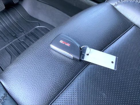 Used 2021 GMC Yukon Denali AWD/4WD image 15