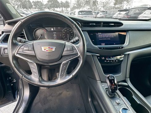 Used 2023 Cadillac XT5 Premium Luxury image 12