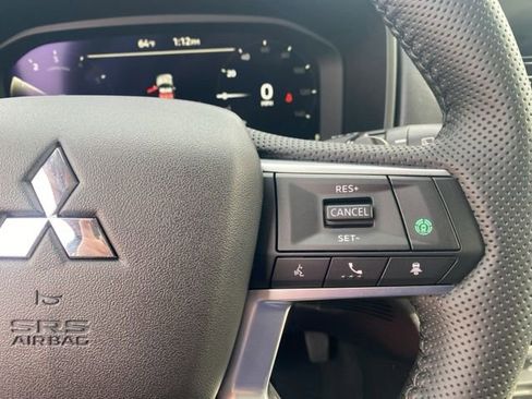 New 2025 Mitsubishi Outlander SE image 23