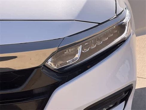 Used 2018 Honda Accord Sport image 24