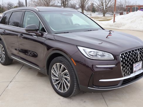 Used 2023 Lincoln Corsair Reserve w/ Equipment Group 202A image 3