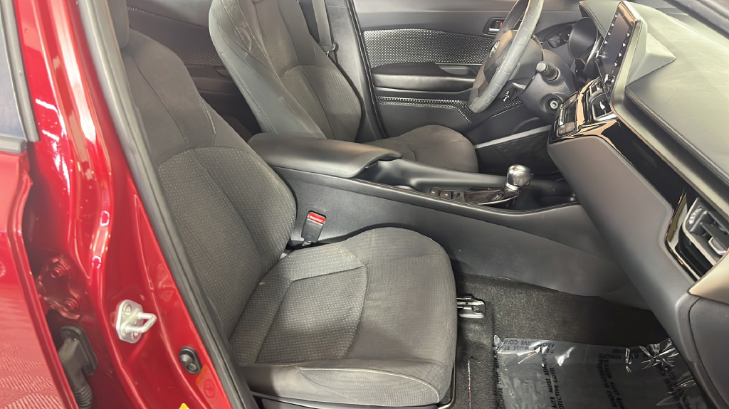 Used 2019 Toyota C-HR LE FWD image 20