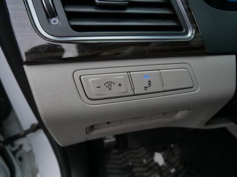 Used 2017 Hyundai Sonata Limited FWD image 24