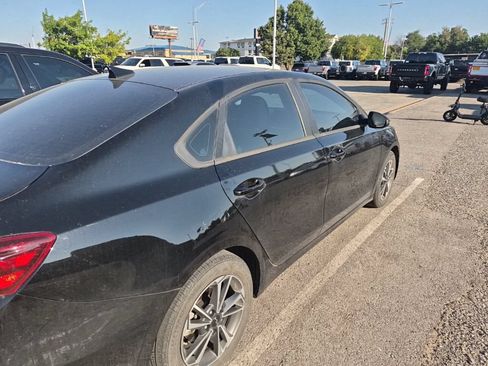 Used 2024 Kia Forte LXS w/ LXS Technology Package FWD image 17