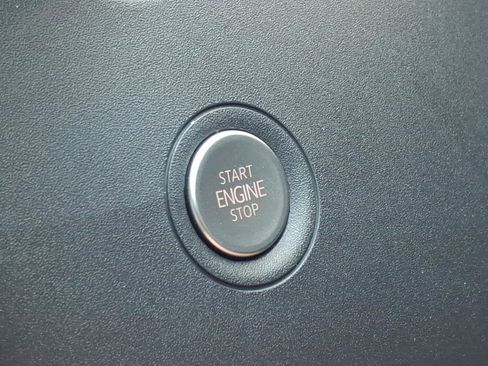 Used 2023 Volkswagen ID.4 Pro AWD/4WD image 32