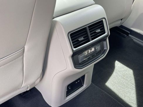 New 2026 Volkswagen Atlas SE FWD image 12