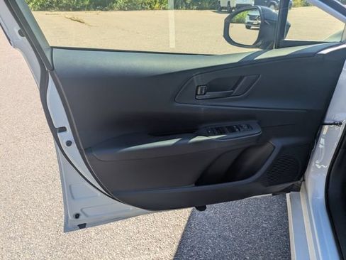 New 2027 Toyota Prius Plug-In Hybrid FWD image 20