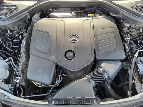 Used 2025 Mercedes-Benz GLC 300 4MATIC image 10