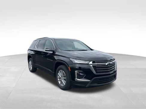 Used 2023 Chevrolet Traverse LT image 7