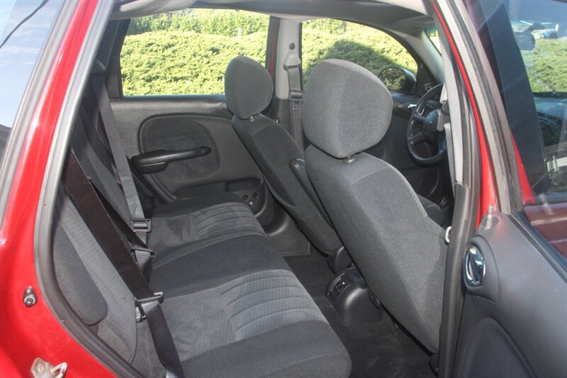Used 2005 Chrysler PT Cruiser FWD image 6