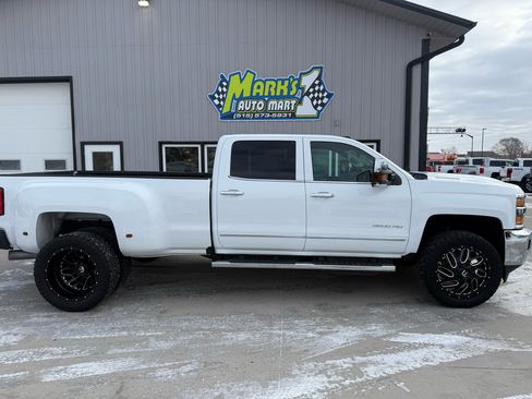 Used 2019 Chevrolet Silverado 3500 LTZ w/ Duramax Plus Package image 7