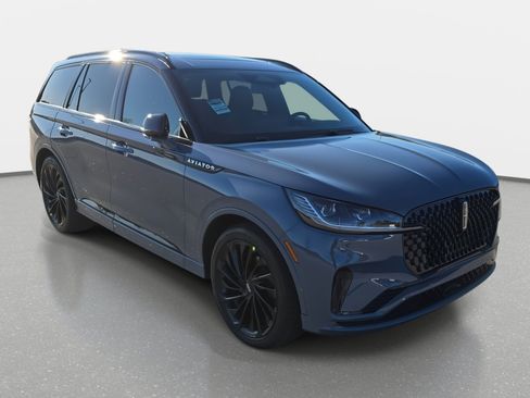 New 2026 Lincoln Aviator Reserve image 3