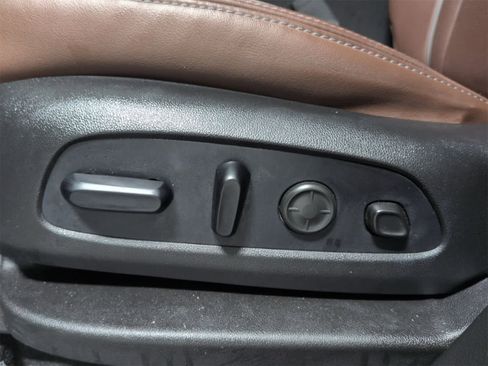 Used 2021 Buick Enclave Avenir w/ Avenir Technology Package image 18