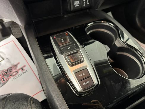 Used 2018 Honda Pilot Touring image 22