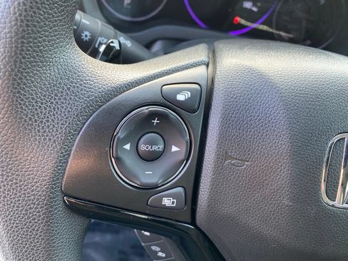 Used 2018 Honda HR-V EX image 21