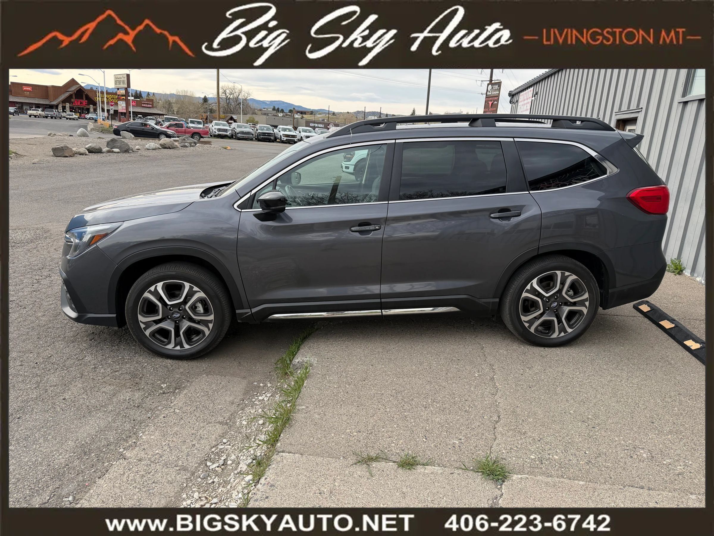 Used 2024 Subaru Ascent Limited w/ Technology Package AWD/4WD image 4