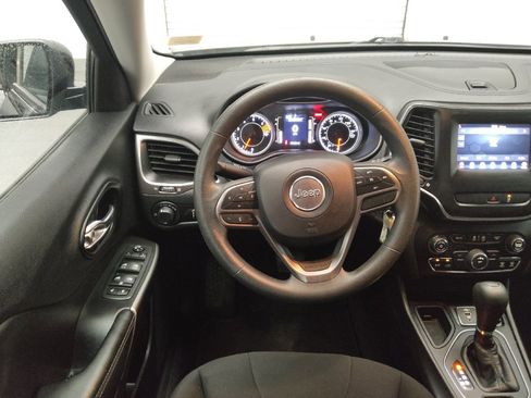 Used 2021 Jeep Cherokee Latitude FWD image 22
