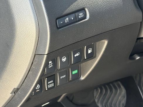 Used 2020 Nissan Rogue SV w/ Sun & Sound Touring Package AWD/4WD image 6