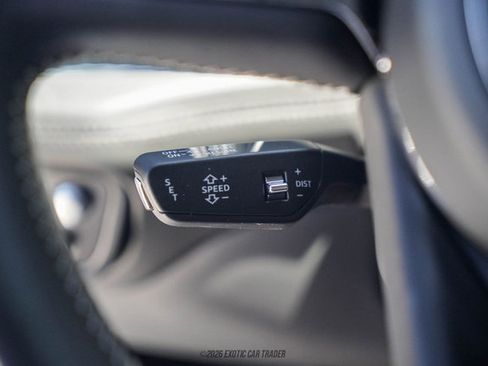 Used 2021 Bentley Bentayga AWD/4WD image 45