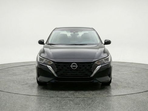 Used 2025 Nissan Sentra SV image 2