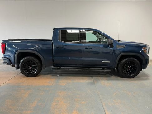 Used 2022 GMC Sierra 1500 Elevation w/ LPO, Elevation Black Package AWD/4WD image 6