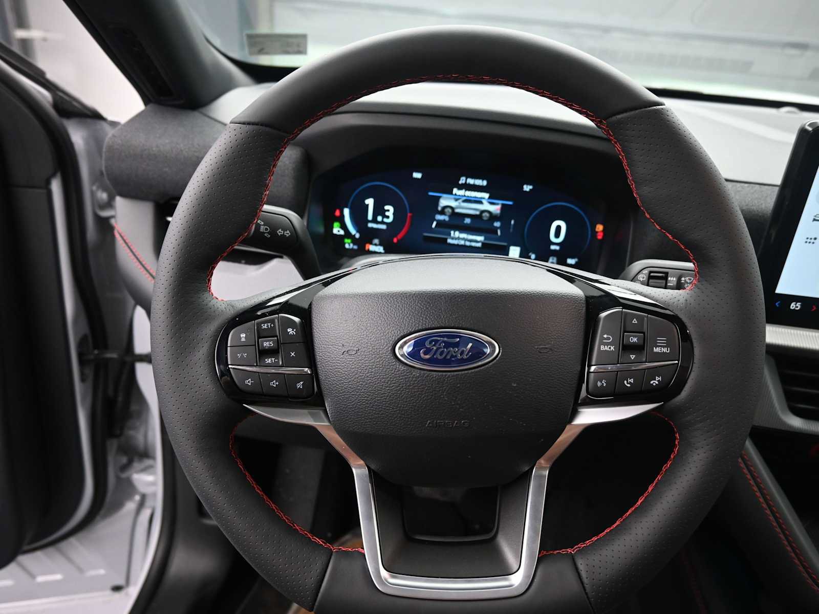 New 2026 Ford Explorer ST-Line w/ ST-Line Street Pack AWD/4WD image 27