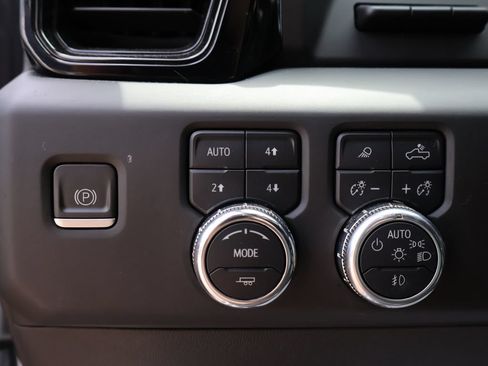 Certified 2023 GMC Sierra 1500 AT4 w/ AT4 Premium Package AWD/4WD image 42