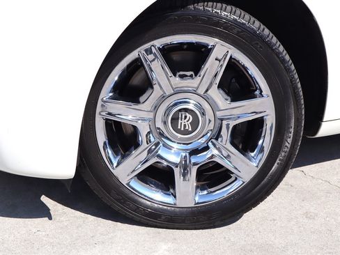 Used 2011 Rolls-Royce Ghost RWD image 13
