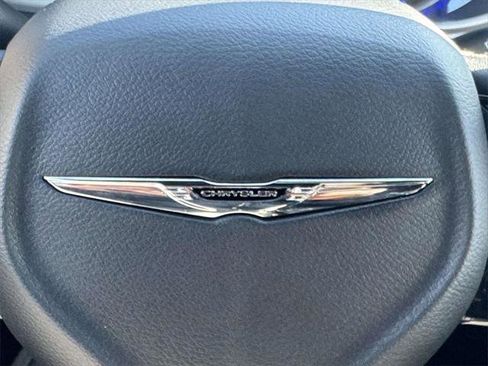 Used 2024 Chrysler Pacifica Limited image 31