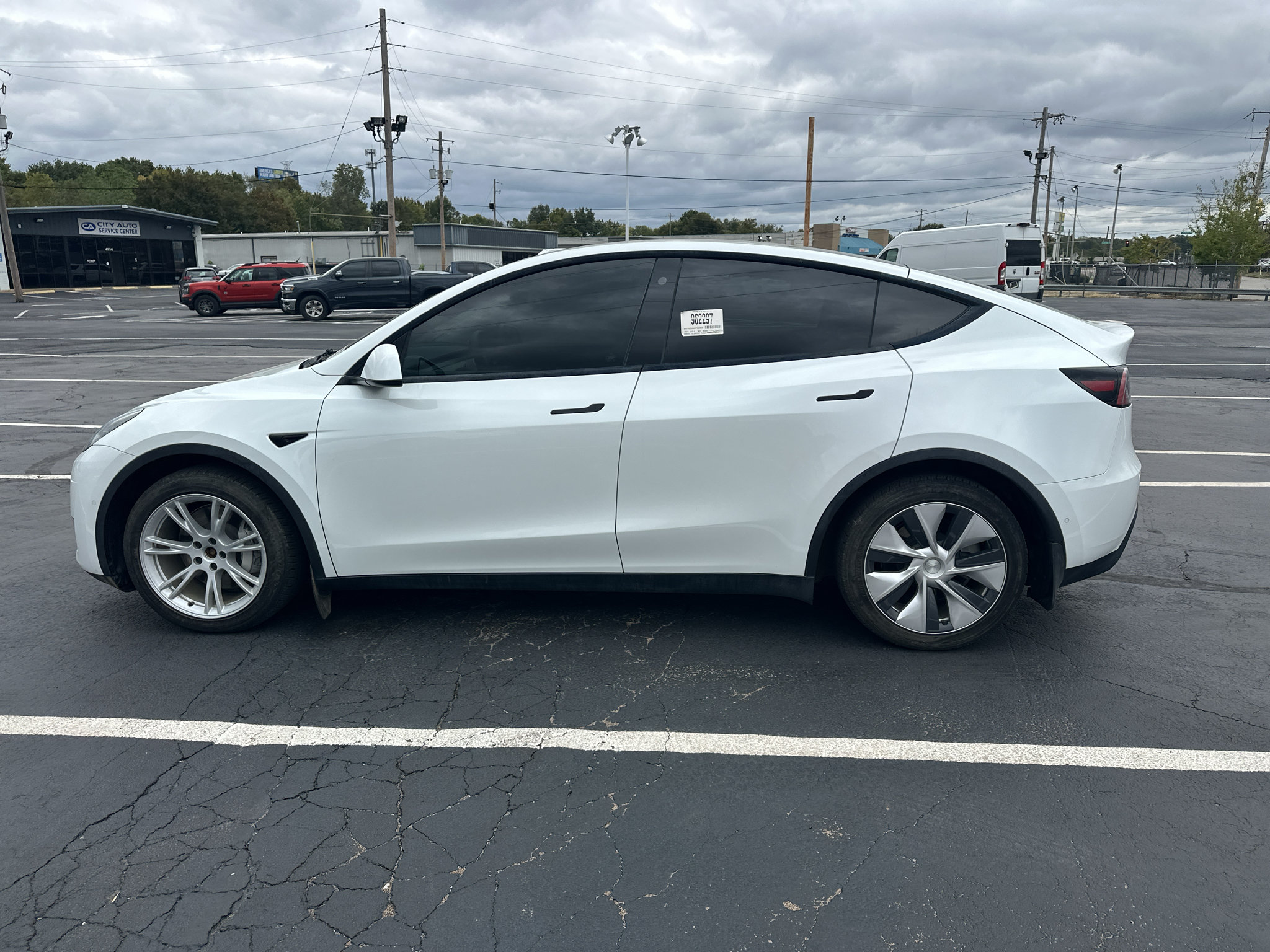 Used 2021 Tesla Model Y Long Range AWD/4WD image 9