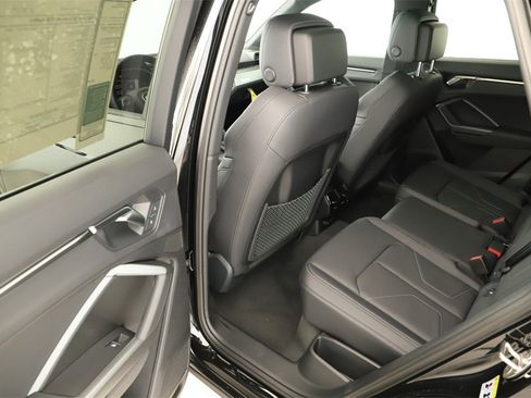 New 2025 Audi Q3 2.0T Premium image 27