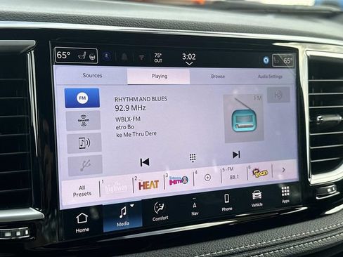 New 2026 Chrysler Pacifica Limited w/ S Appearance Package FWD image 39