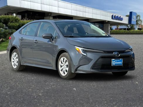 Used 2025 Toyota Corolla LE FWD image 10