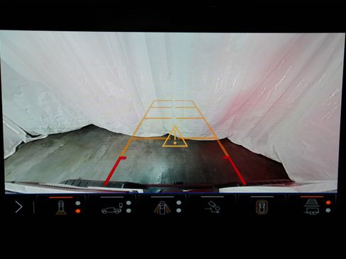 Used 2024 GMC Sierra 2500 AT4 w/ AT4 Preferred Package image 8