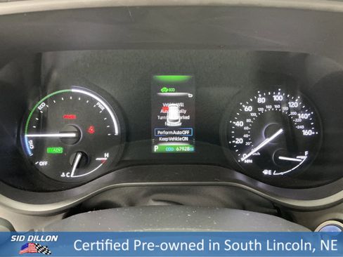 Used 2022 Toyota Sienna XLE Woodland Edition image 11