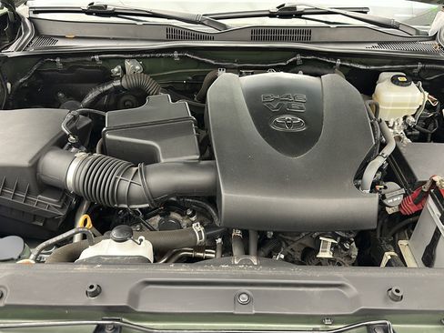 Used 2021 Toyota Tacoma TRD Off-Road AWD/4WD image 29