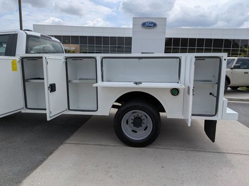 New 2026 Ford F550 4x4 Regular Cab Super Duty w/ XL Chrome Package image 7