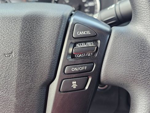 Used 2023 Nissan Frontier SV w/ Midnight Edition Package image 20