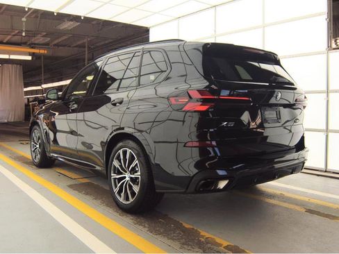 Used 2025 BMW X5 xDrive50e w/ M Sport Package AWD/4WD image 3