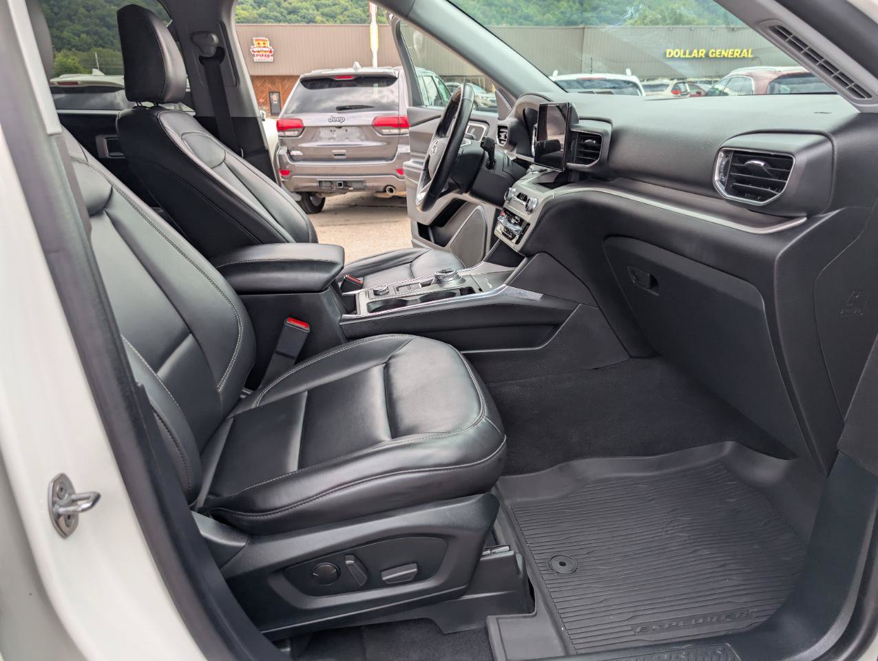 Used 2021 Ford Explorer XLT w/ Equipment Group 202A AWD/4WD image 58