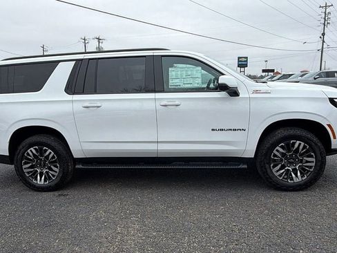 New 2026 Chevrolet Suburban Z71 w/ Comfort Package image 4